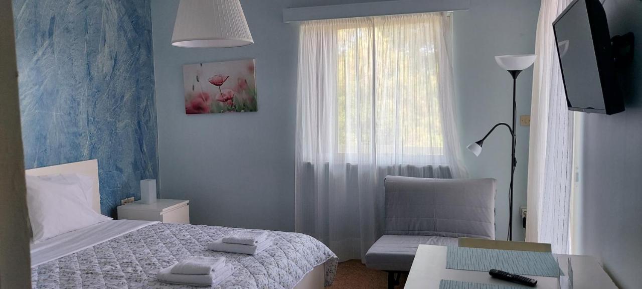 Oikika B10 Apartment อาร์เตมีดา ภายนอก รูปภาพ