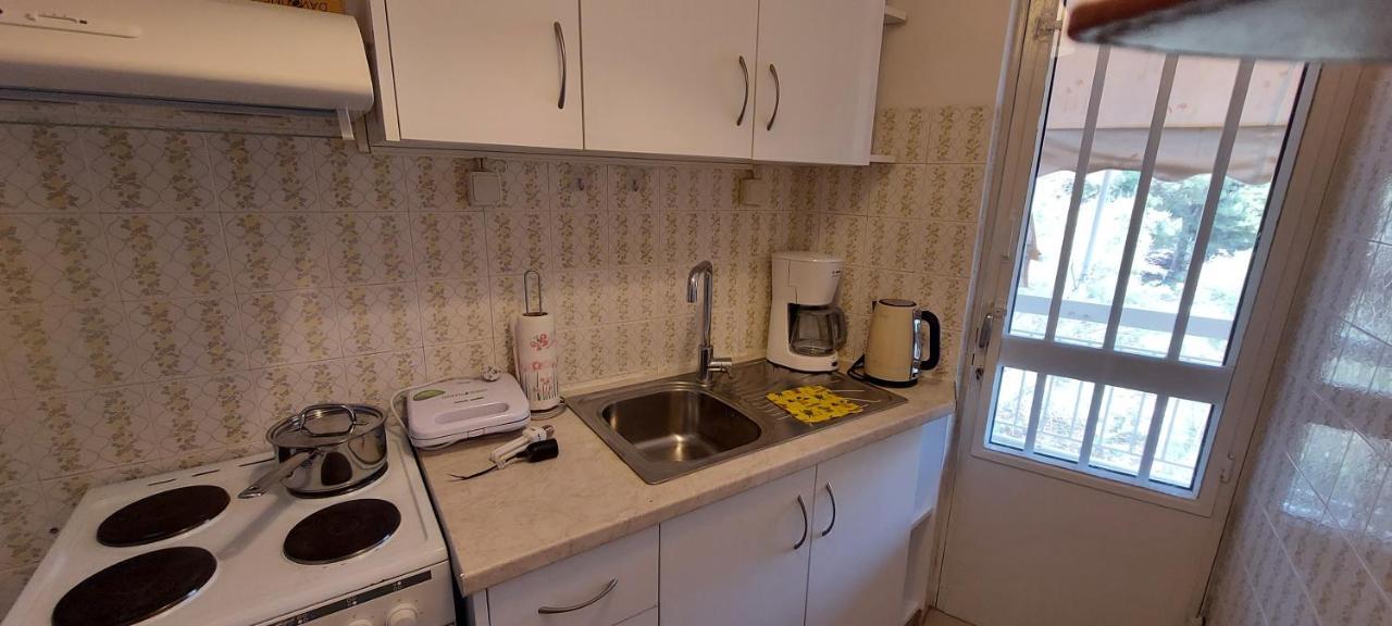 Oikika B10 Apartment อาร์เตมีดา ภายนอก รูปภาพ